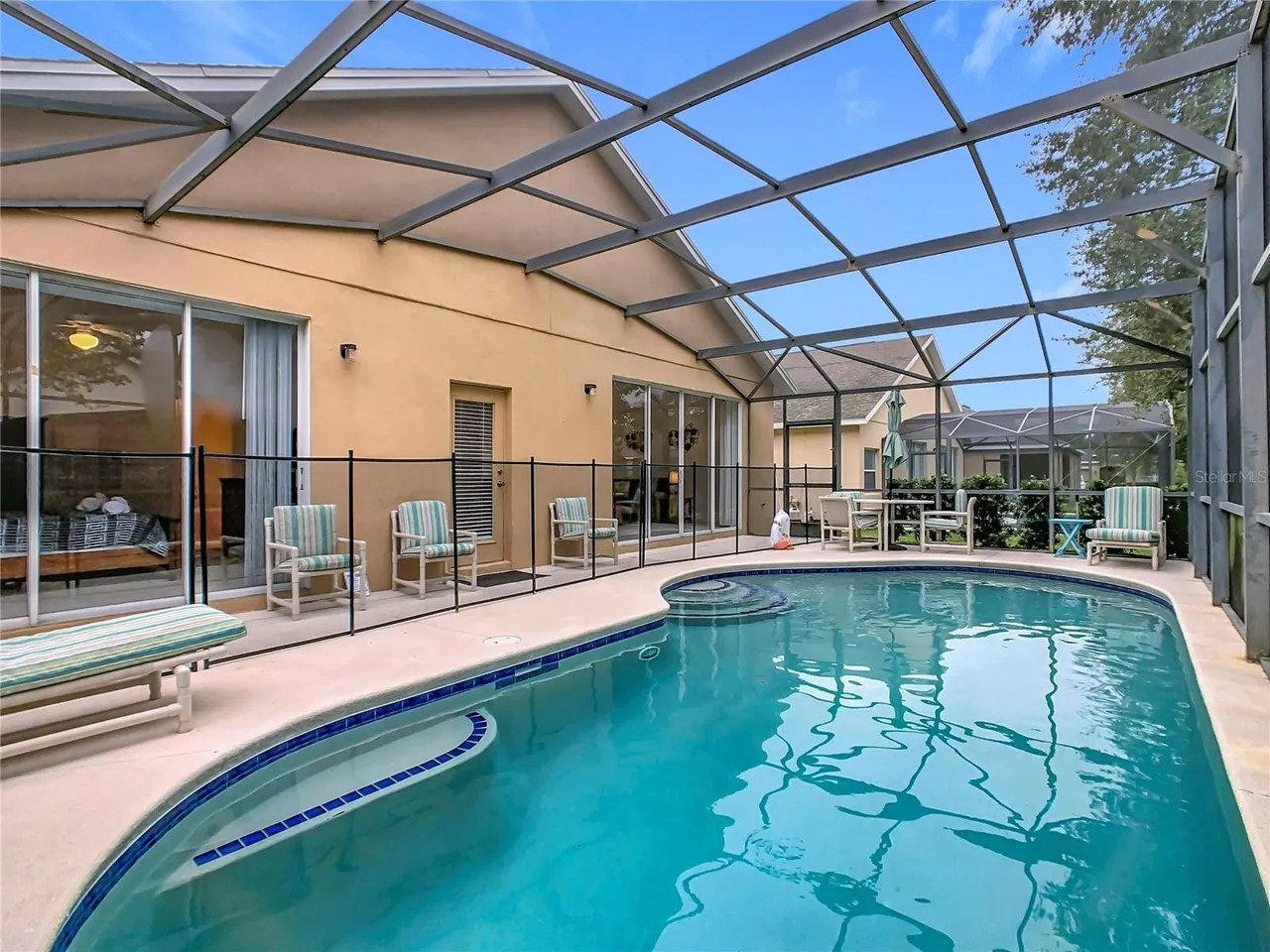 Slide show image of the Orlando Florida Home for Sale 46