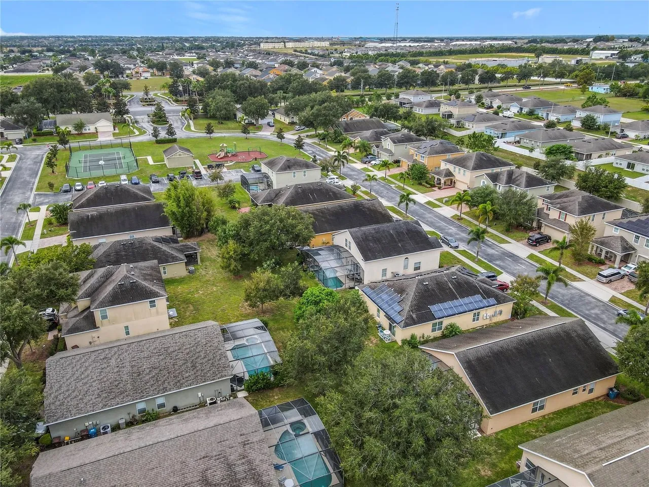 Slide show image of the Orlando Florida Home for Sale 50