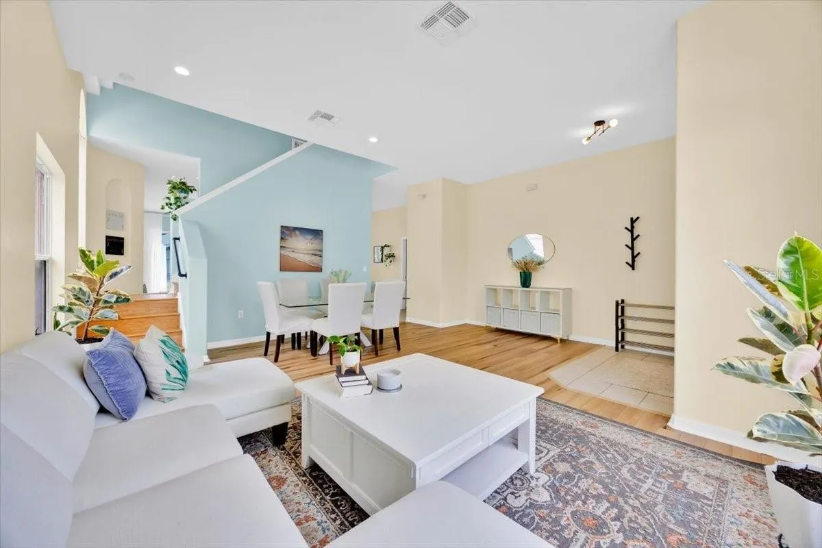Slide show image of the Orlando Florida Home for Sale 06