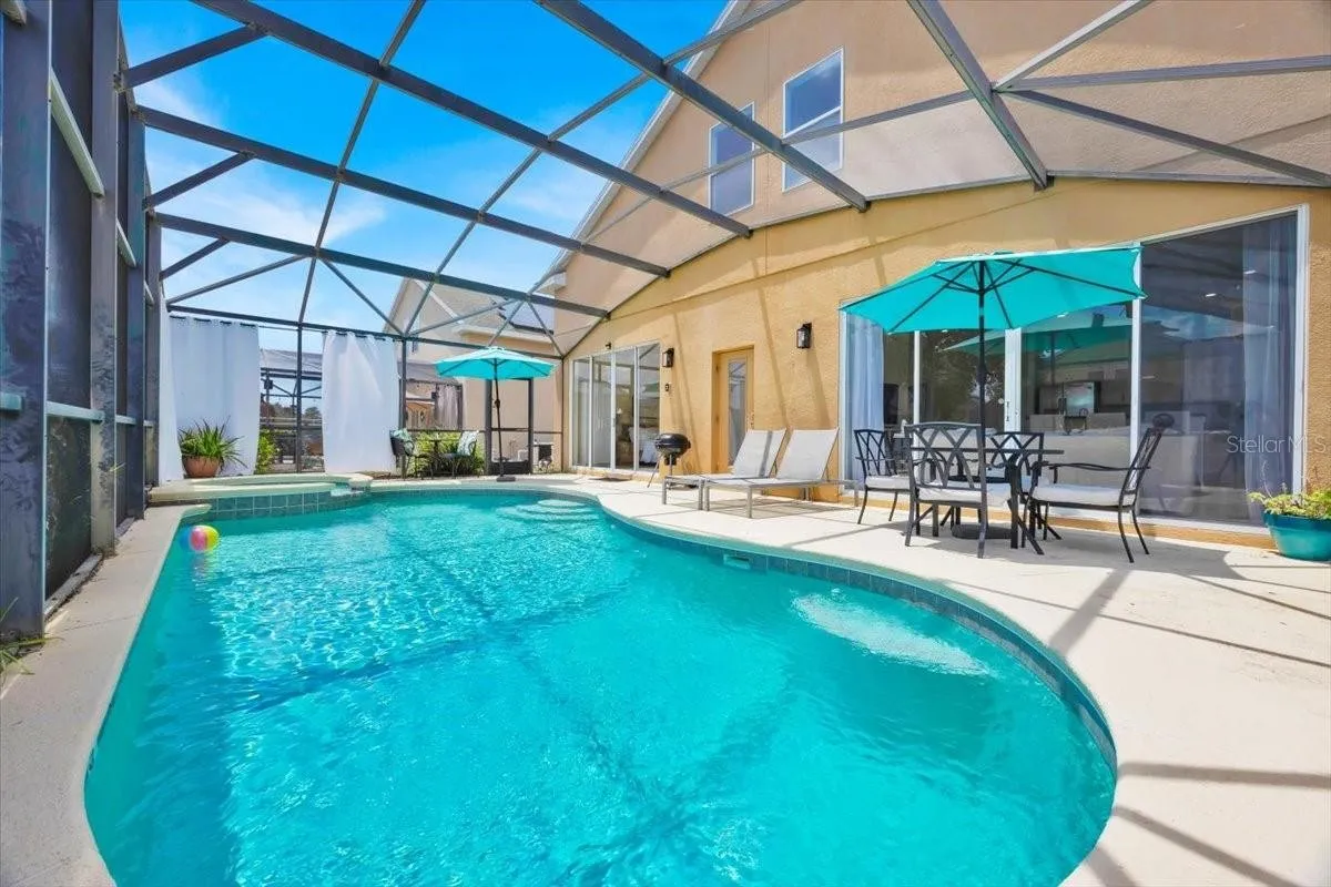 Slide show image of the Orlando Florida Home for Sale 30