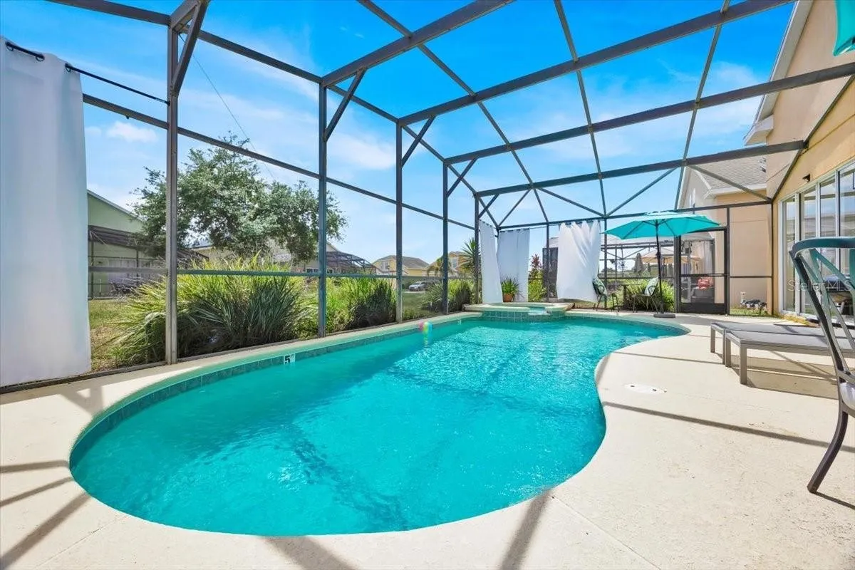 Slide show image of the Orlando Florida Home for Sale 31