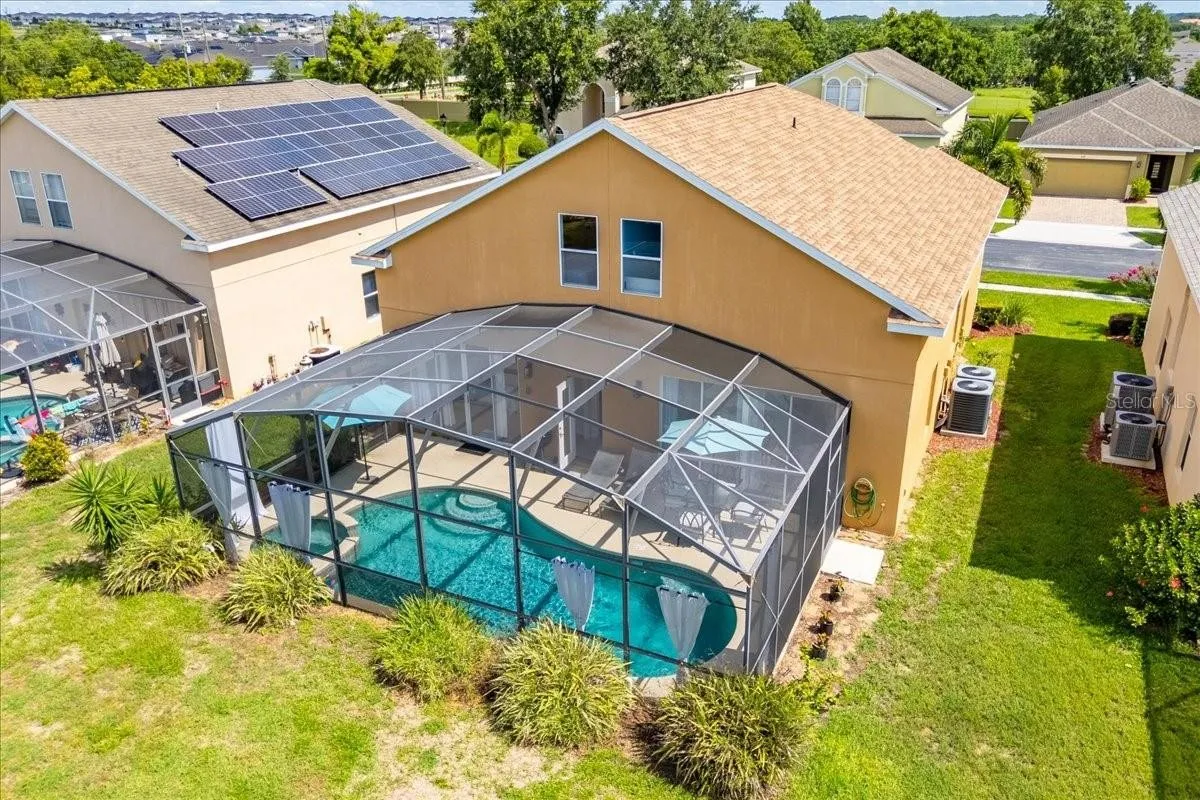 Slide show image of the Orlando Florida Home for Sale 34