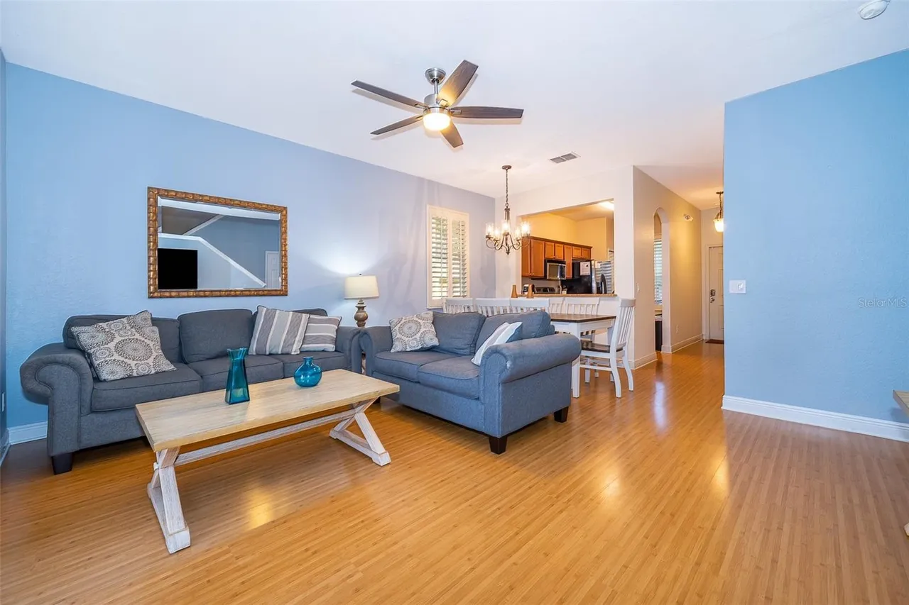 Slide show image of the Orlando Florida Home for Sale 03