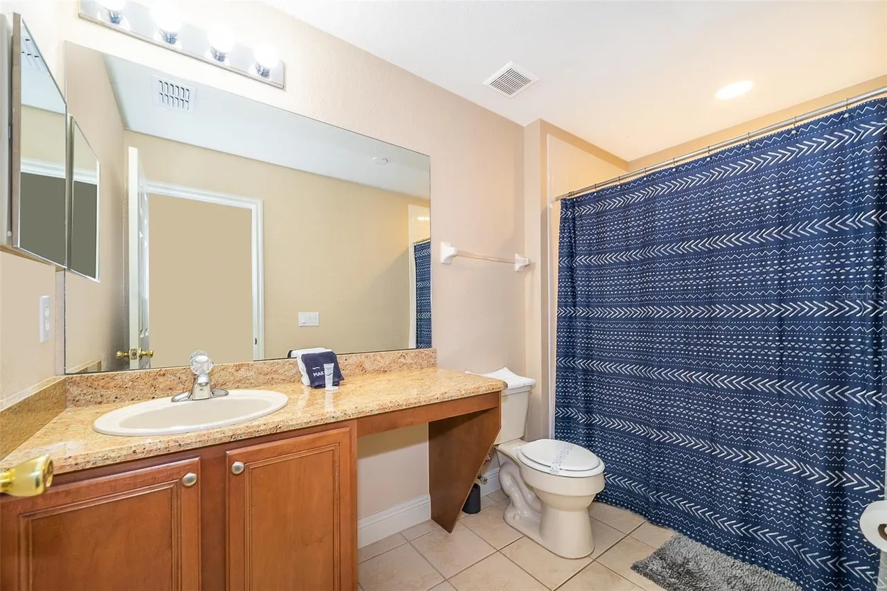 Slide show image of the Orlando Florida Home for Sale 16
