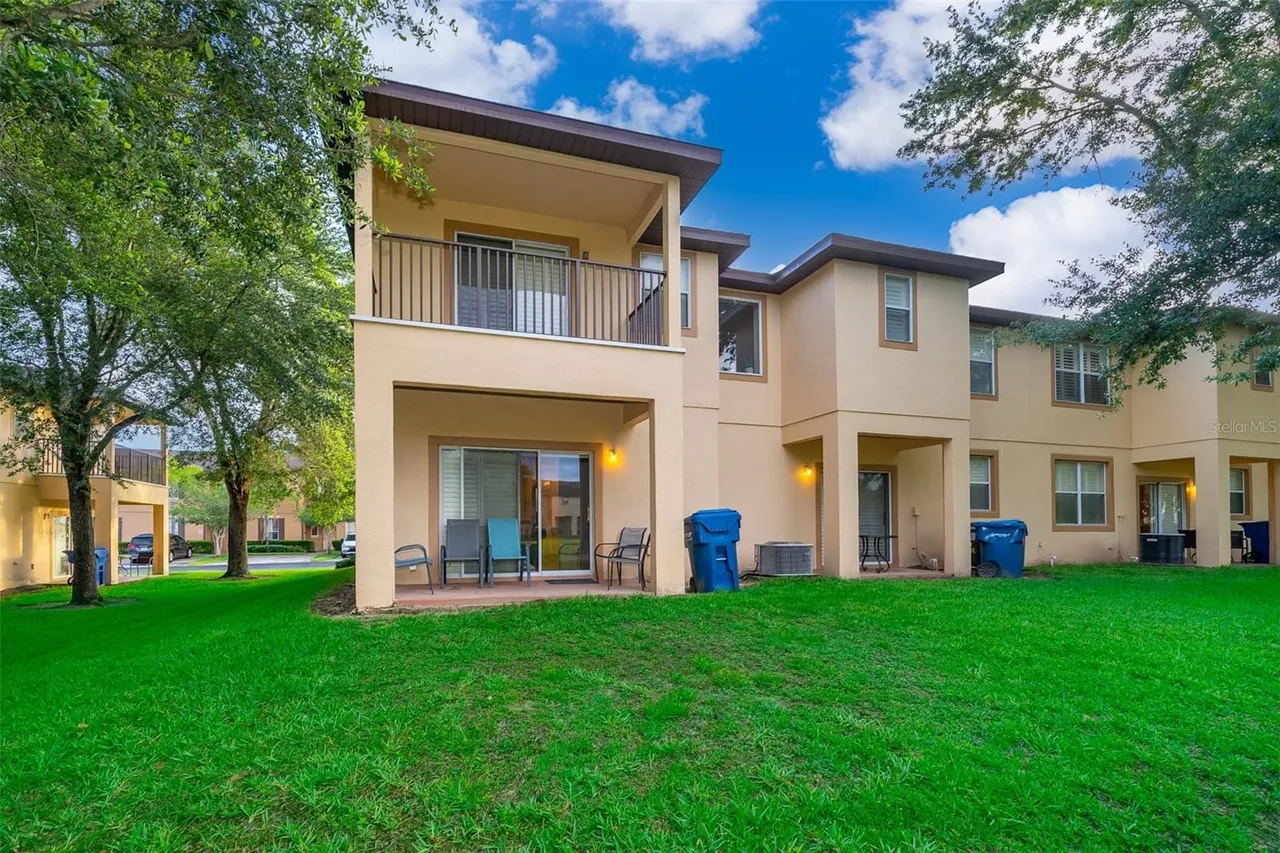Slide show image of the Orlando Florida Home for Sale 23