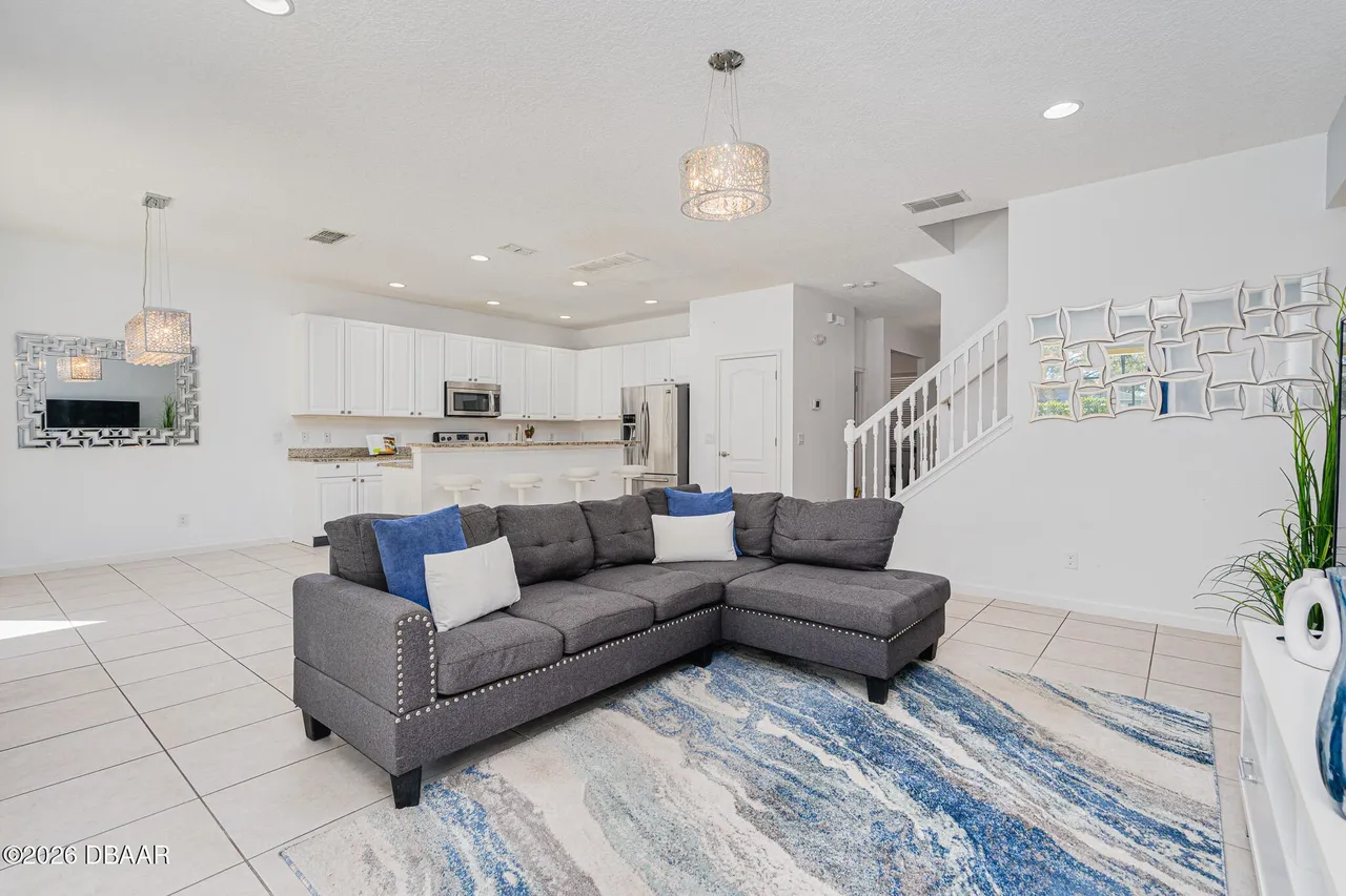 Slide show image of the Orlando Florida Home for Sale 10