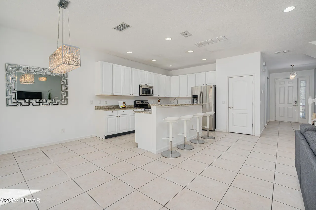 Slide show image of the Orlando Florida Home for Sale 13