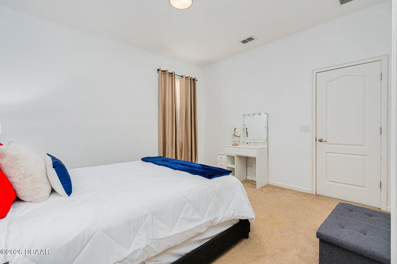 Slide show image of the Orlando Florida Home for Sale 18