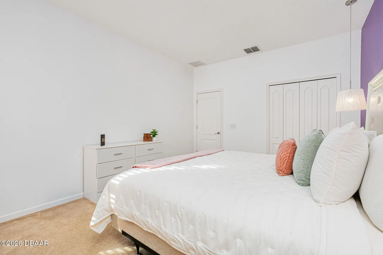 Slide show image of the Orlando Florida Home for Sale 22