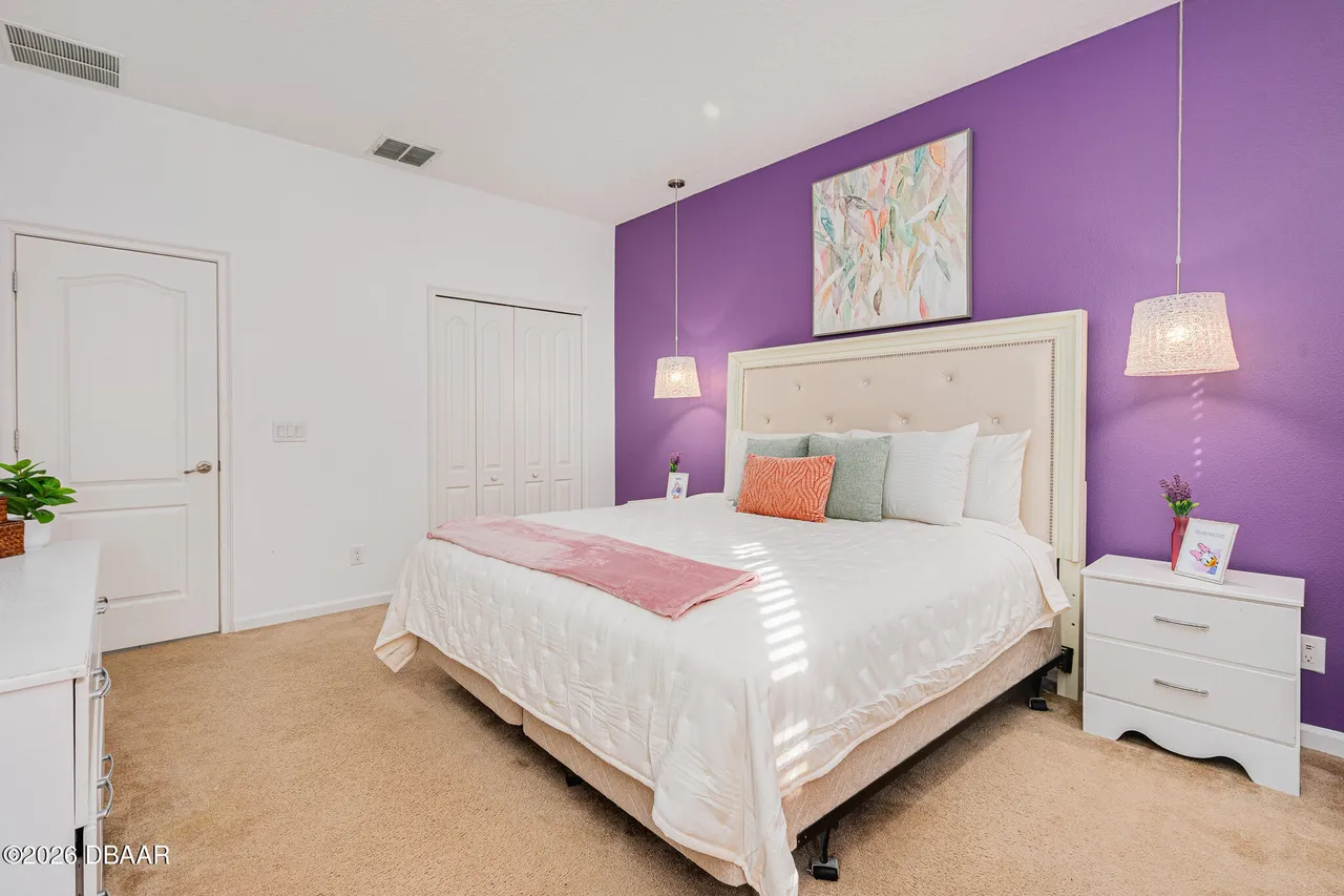 Slide show image of the Orlando Florida Home for Sale 23