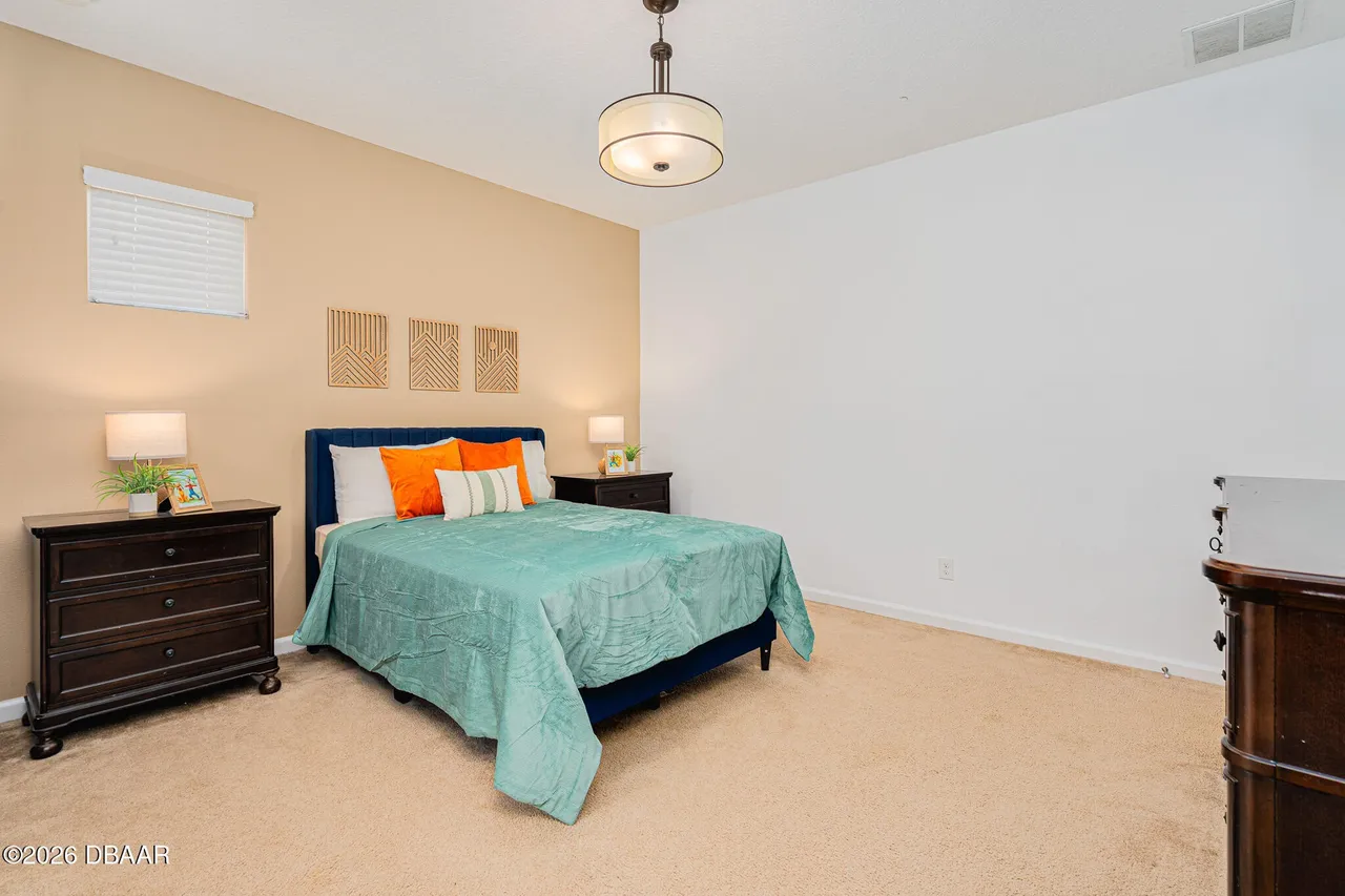Slide show image of the Orlando Florida Home for Sale 34