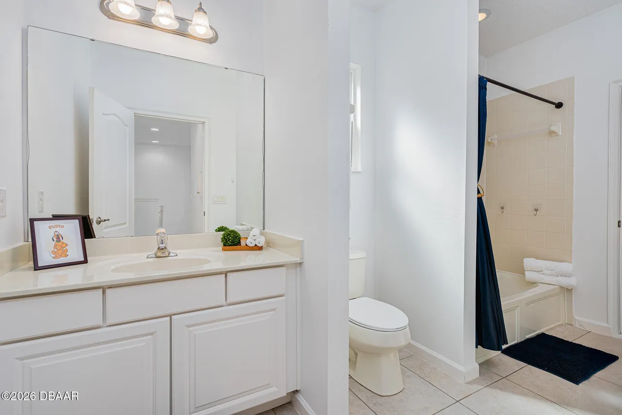 Slide show image of the Orlando Florida Home for Sale 37