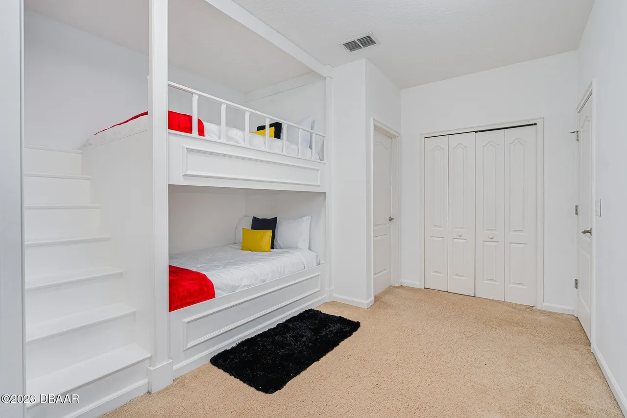 Slide show image of the Orlando Florida Home for Sale 40