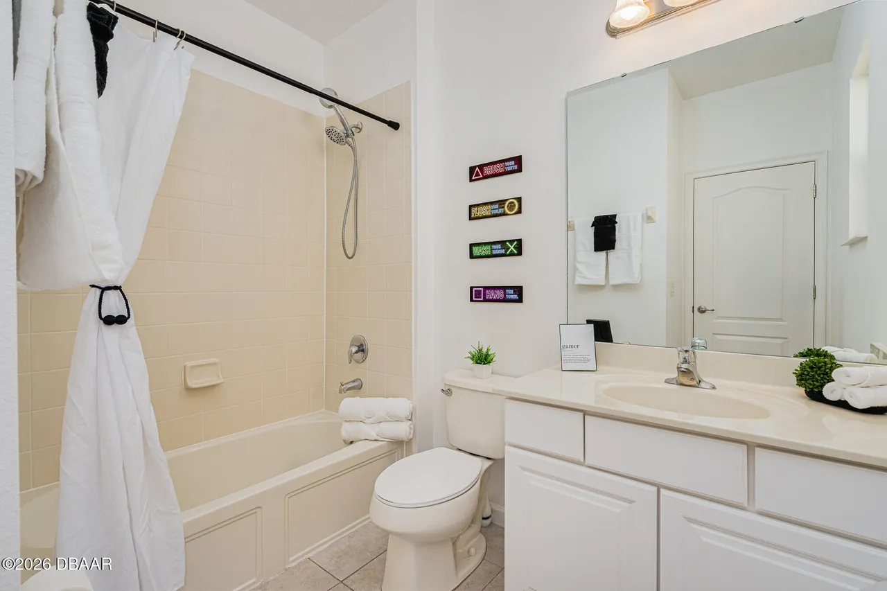 Slide show image of the Orlando Florida Home for Sale 48