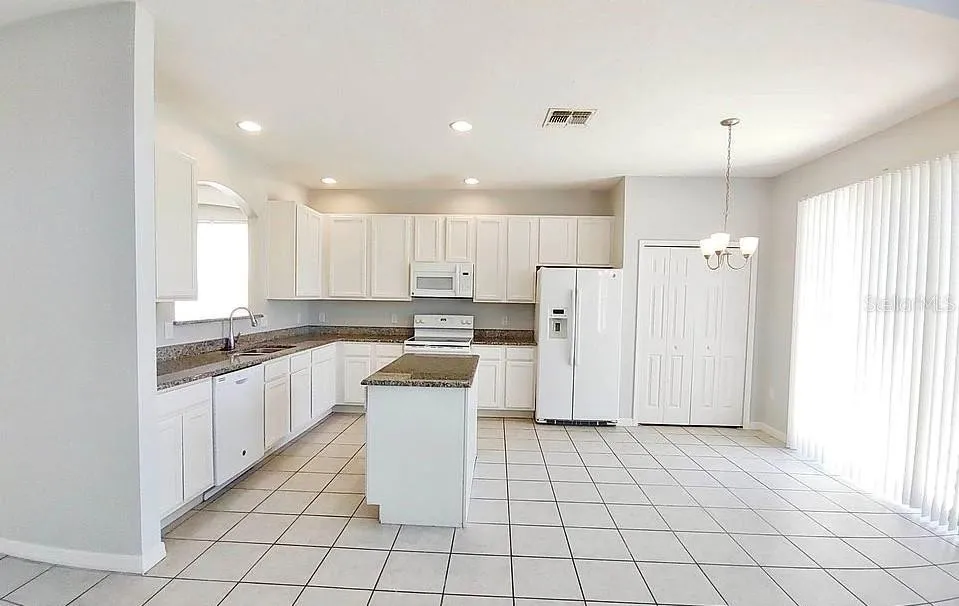 Slide show image of the Orlando Florida Home for Sale 04