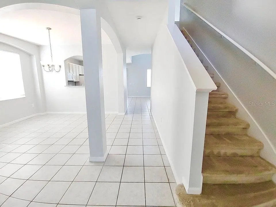 Slide show image of the Orlando Florida Home for Sale 10