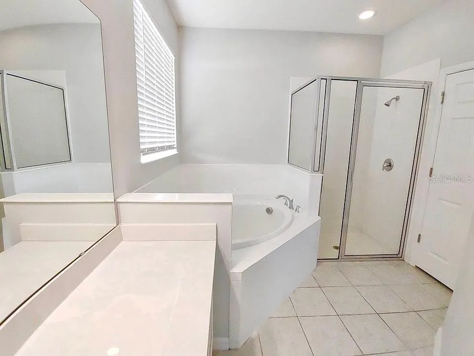 Slide show image of the Orlando Florida Home for Sale 11