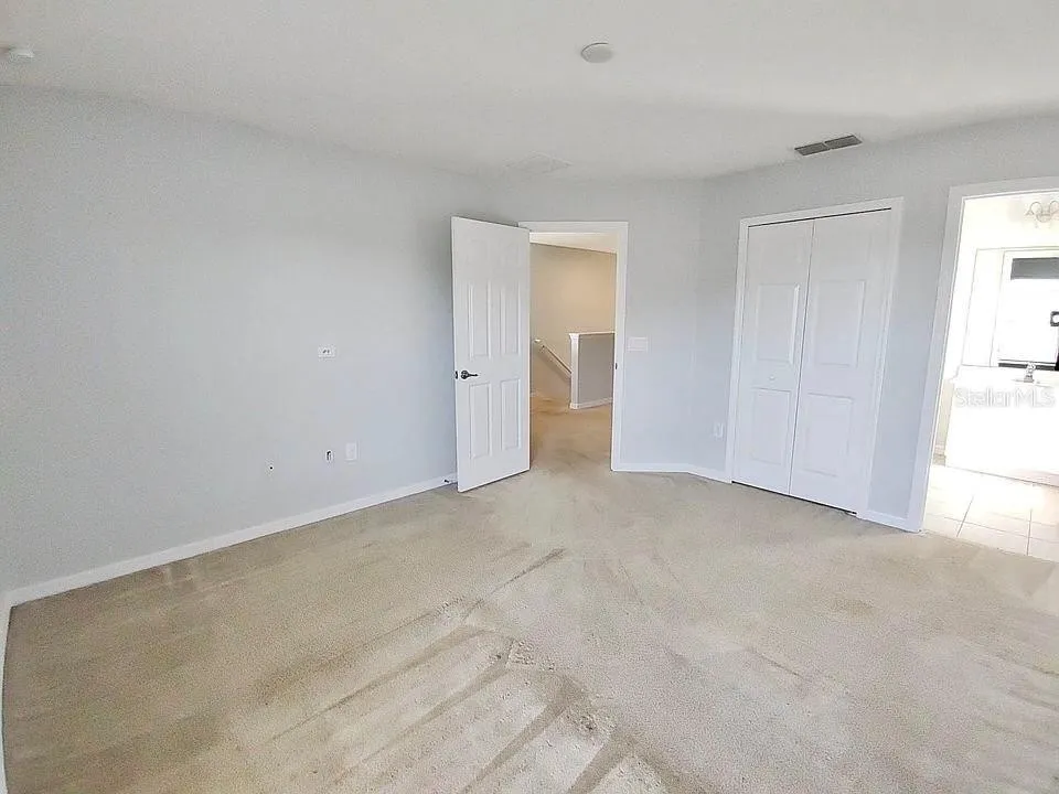 Slide show image of the Orlando Florida Home for Sale 20