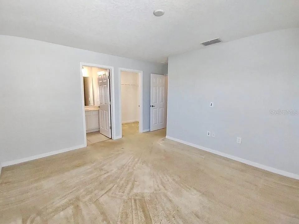 Slide show image of the Orlando Florida Home for Sale 24