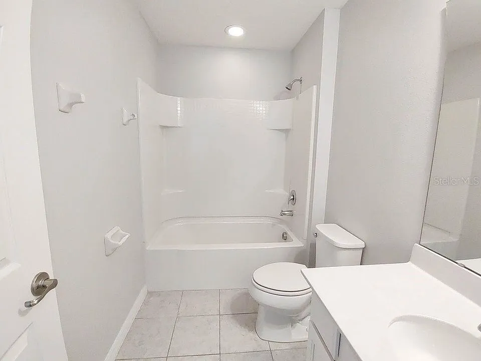 Slide show image of the Orlando Florida Home for Sale 27