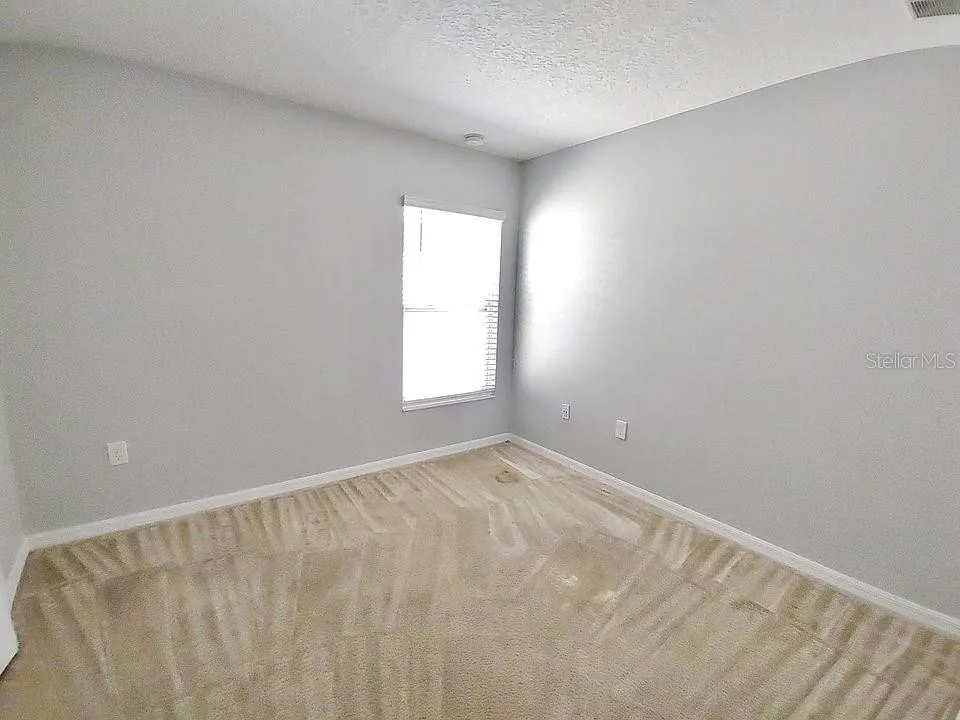 Slide show image of the Orlando Florida Home for Sale 28
