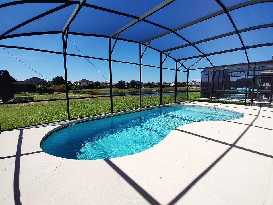 Slide show image of the Orlando Florida Home for Sale 31