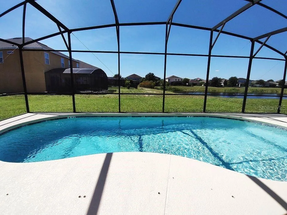 Slide show image of the Orlando Florida Home for Sale 33