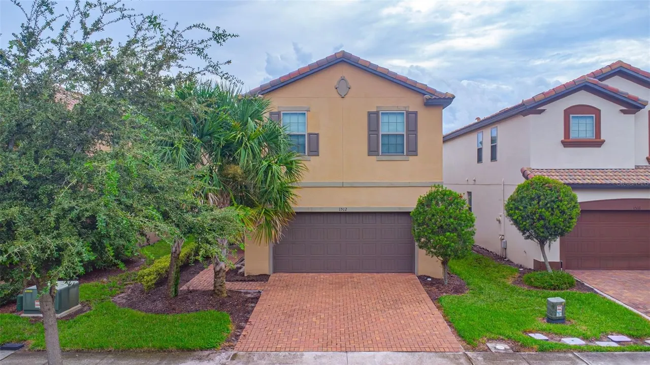 Slide show image of the Orlando Florida Home for Sale 01