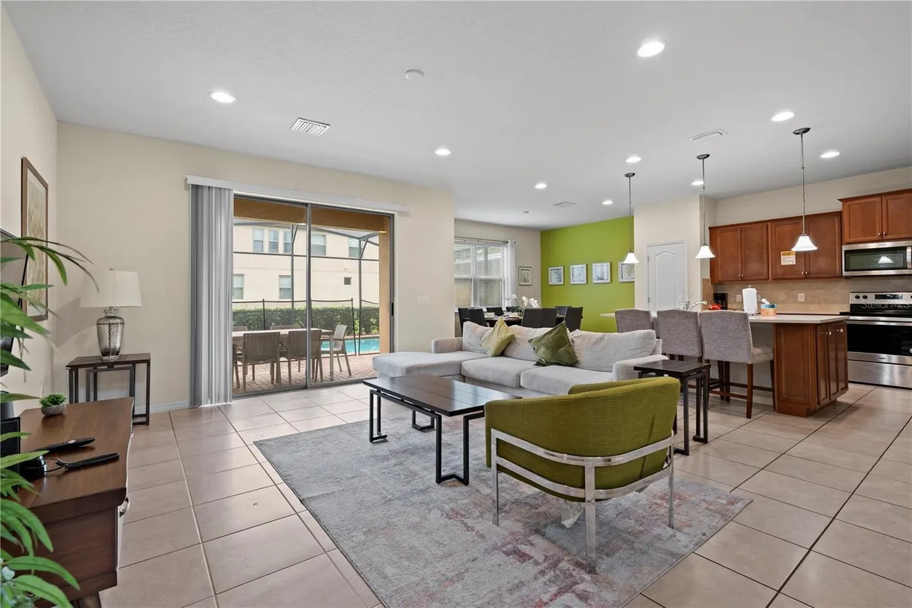 Slide show image of the Orlando Florida Home for Sale 03