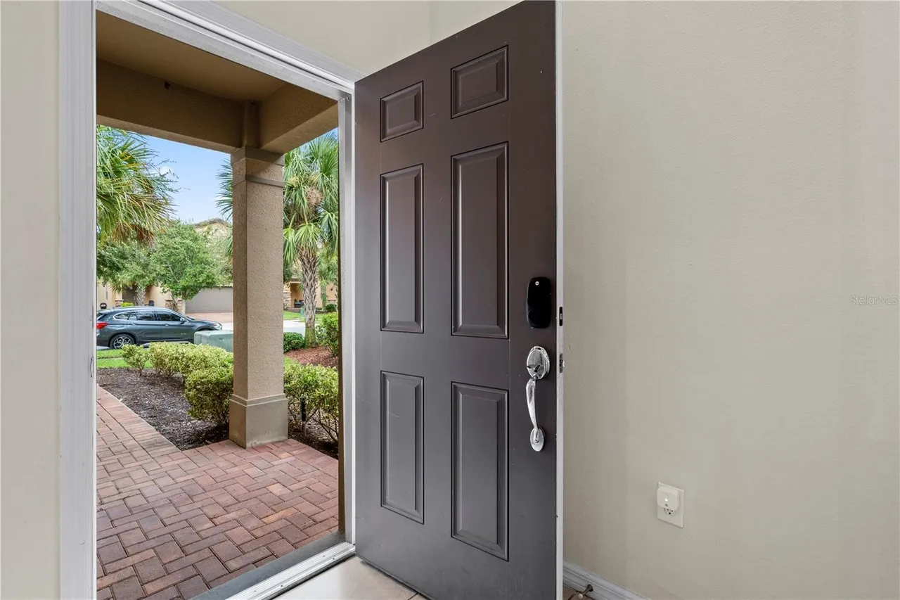 Slide show image of the Orlando Florida Home for Sale 06