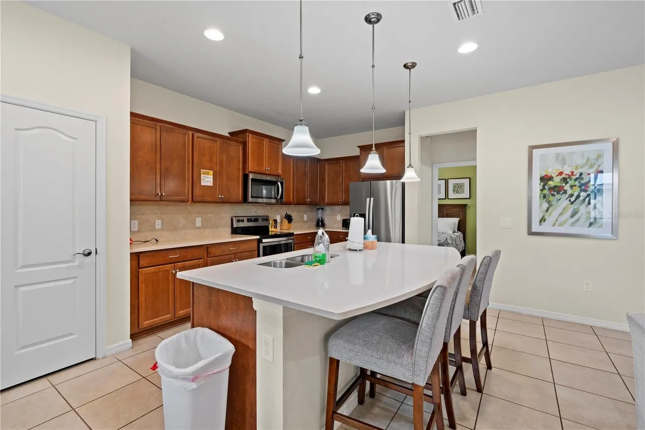 Slide show image of the Orlando Florida Home for Sale 09