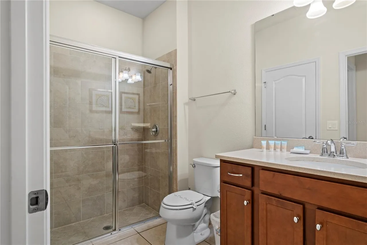 Slide show image of the Orlando Florida Home for Sale 21