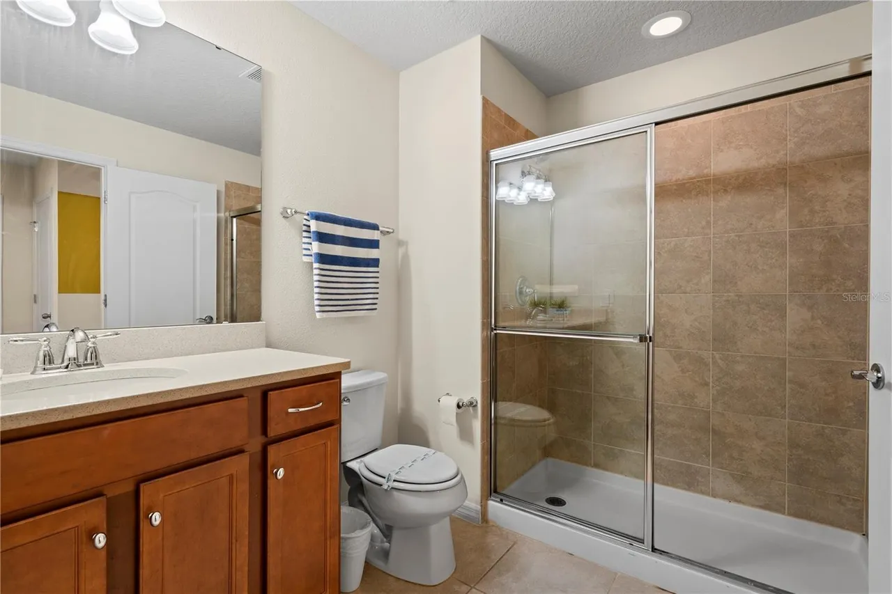 Slide show image of the Orlando Florida Home for Sale 26