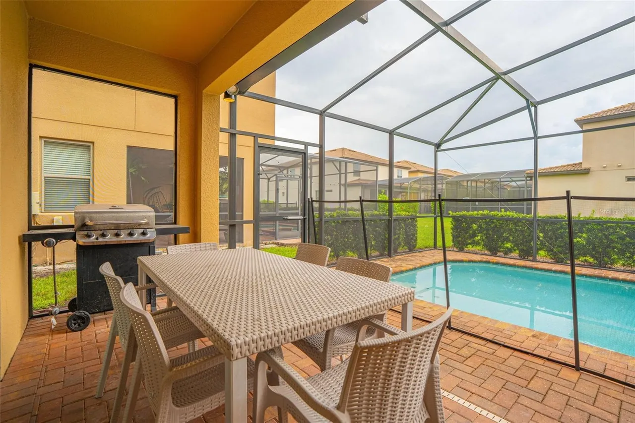 Slide show image of the Orlando Florida Home for Sale 33