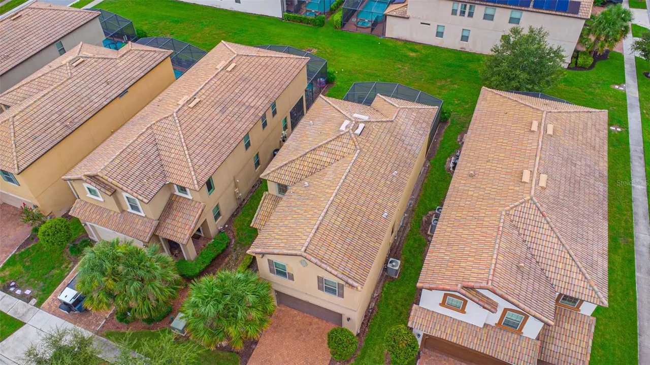 Slide show image of the Orlando Florida Home for Sale 37