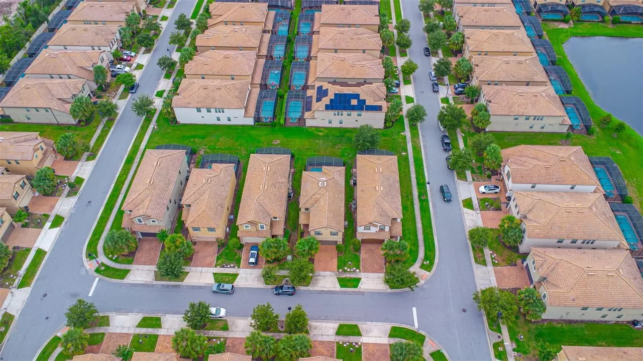 Slide show image of the Orlando Florida Home for Sale 41