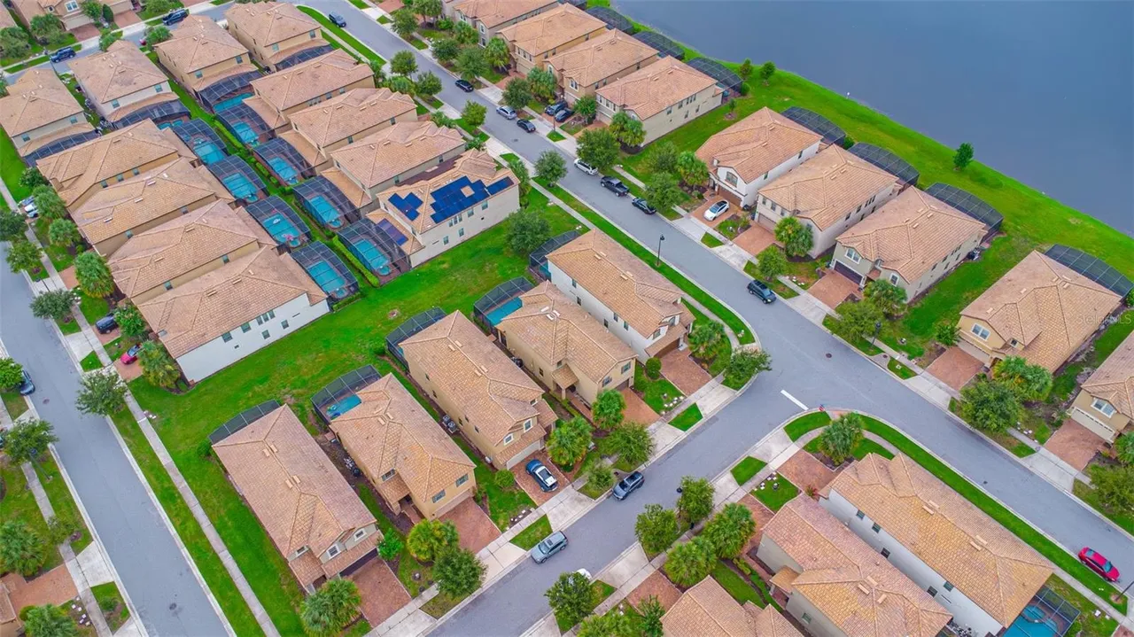 Slide show image of the Orlando Florida Home for Sale 42