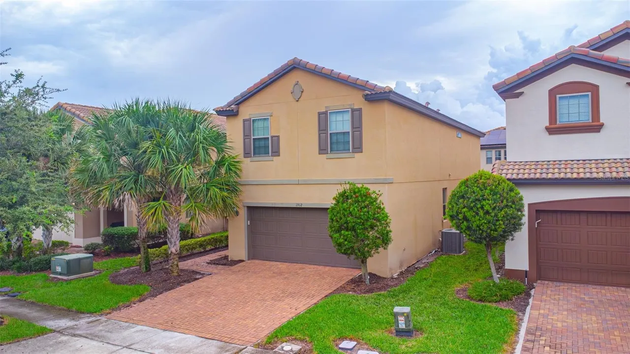 Slide show image of the Orlando Florida Home for Sale 51