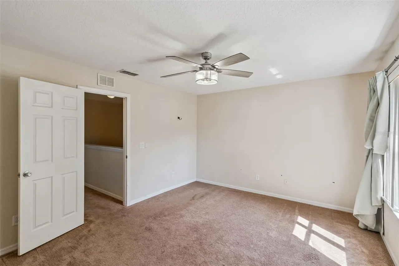 Slide show image of the Orlando Florida Home for Sale 08