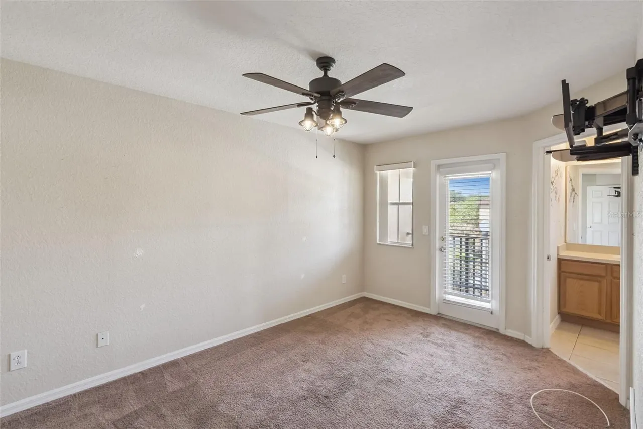 Slide show image of the Orlando Florida Home for Sale 11