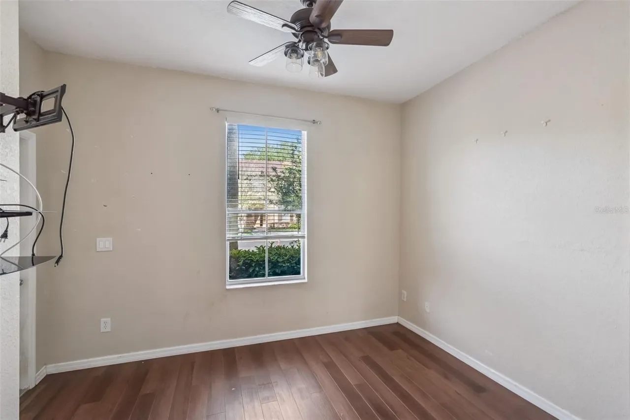 Slide show image of the Orlando Florida Home for Sale 13