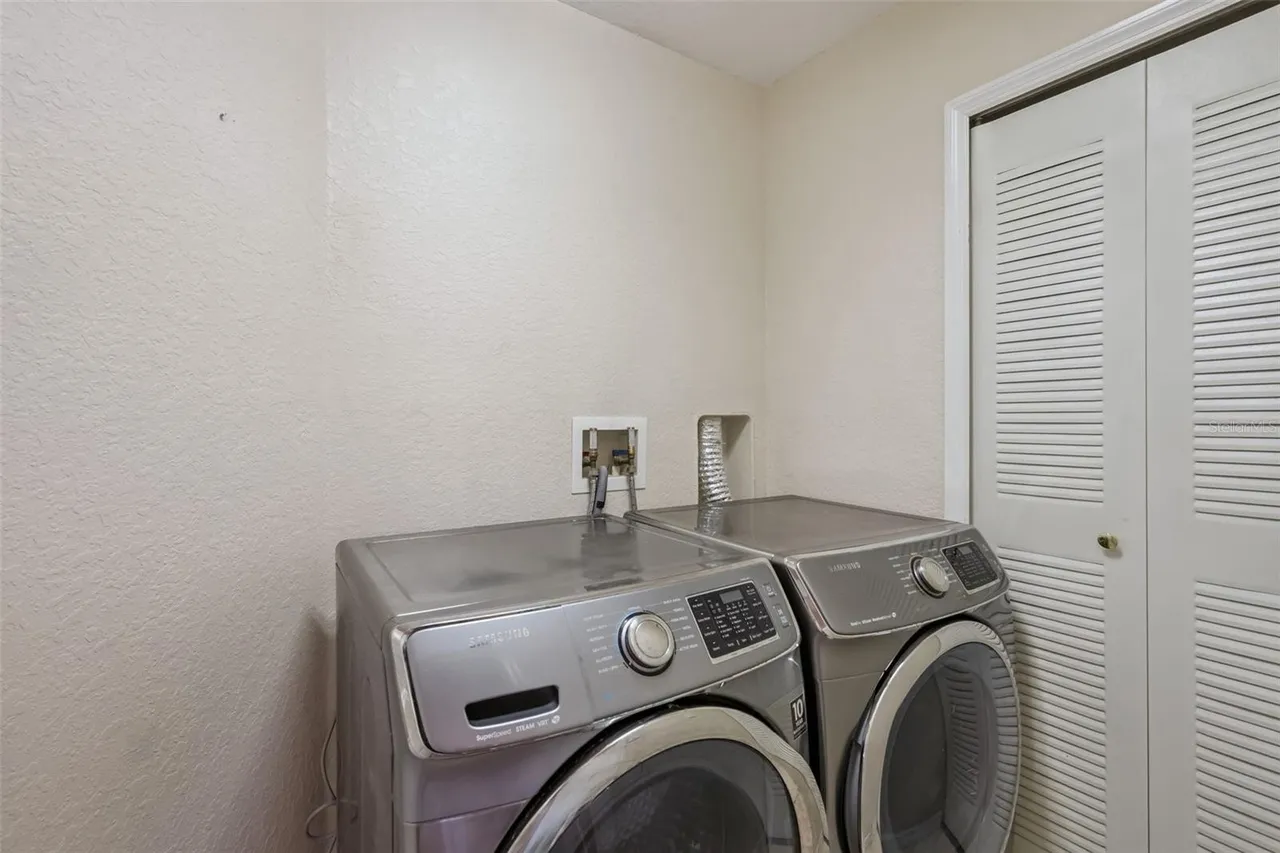 Slide show image of the Orlando Florida Home for Sale 18
