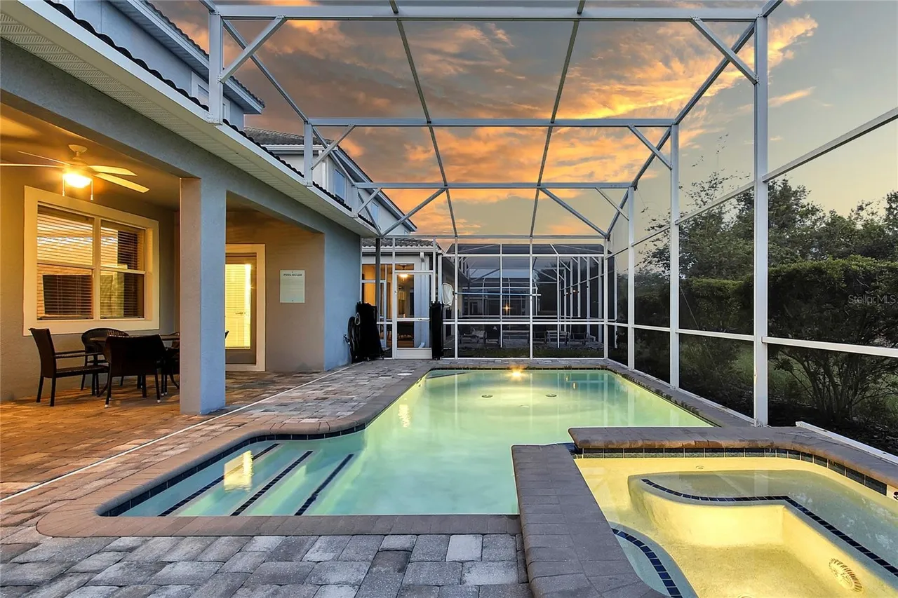Slide show image of the Orlando Florida Home for Sale 03