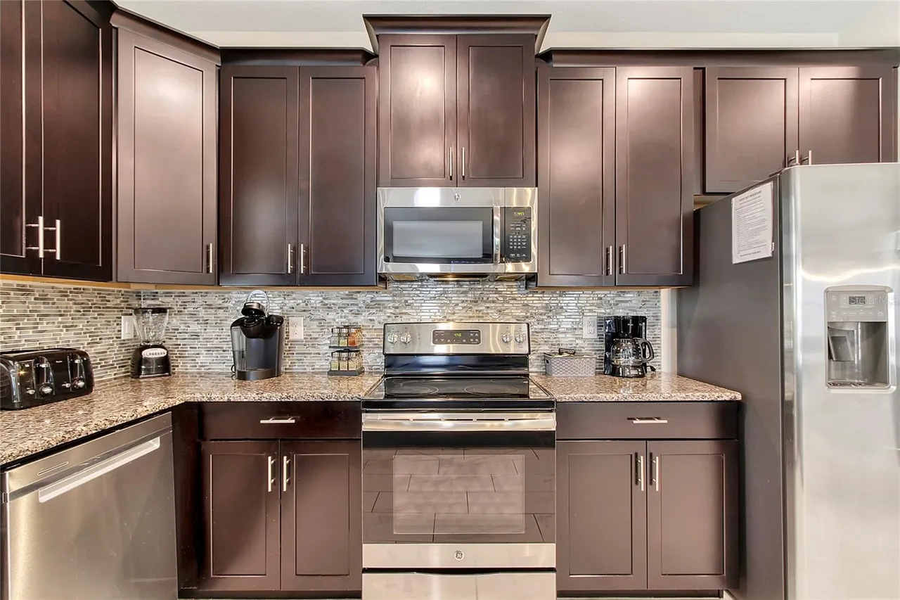 Slide show image of the Orlando Florida Home for Sale 11