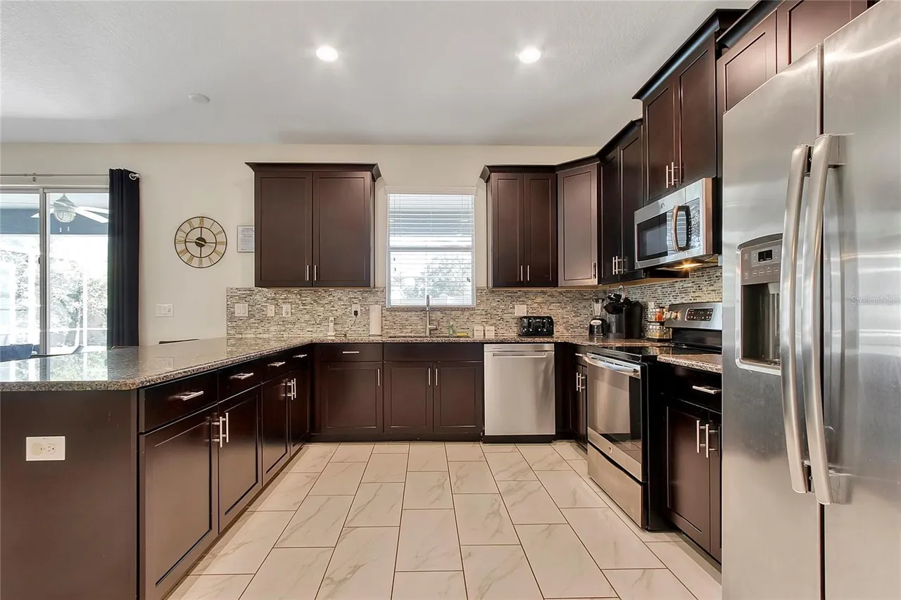 Slide show image of the Orlando Florida Home for Sale 13