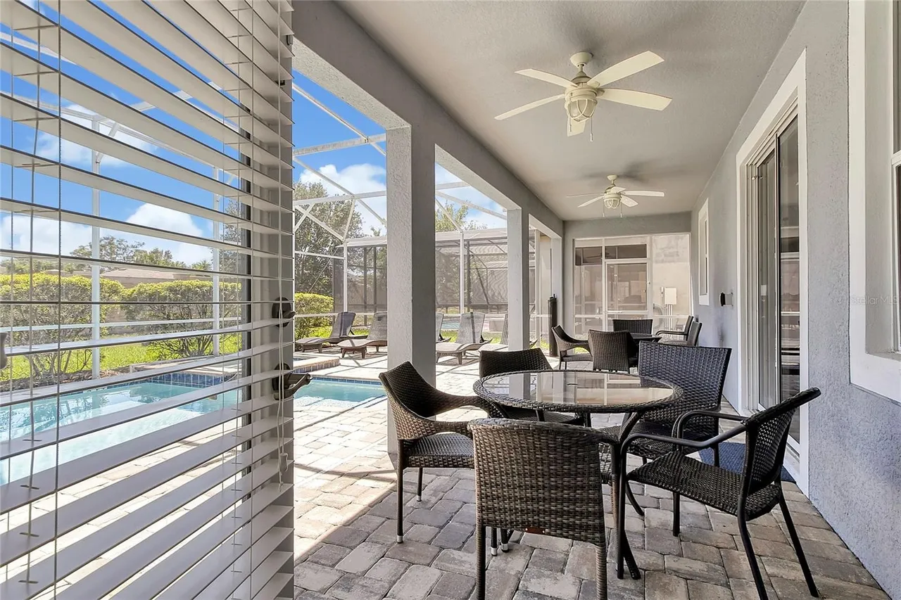 Slide show image of the Orlando Florida Home for Sale 16
