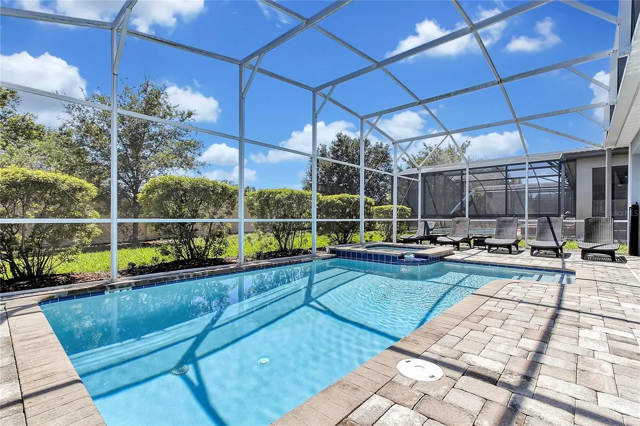 Slide show image of the Orlando Florida Home for Sale 17