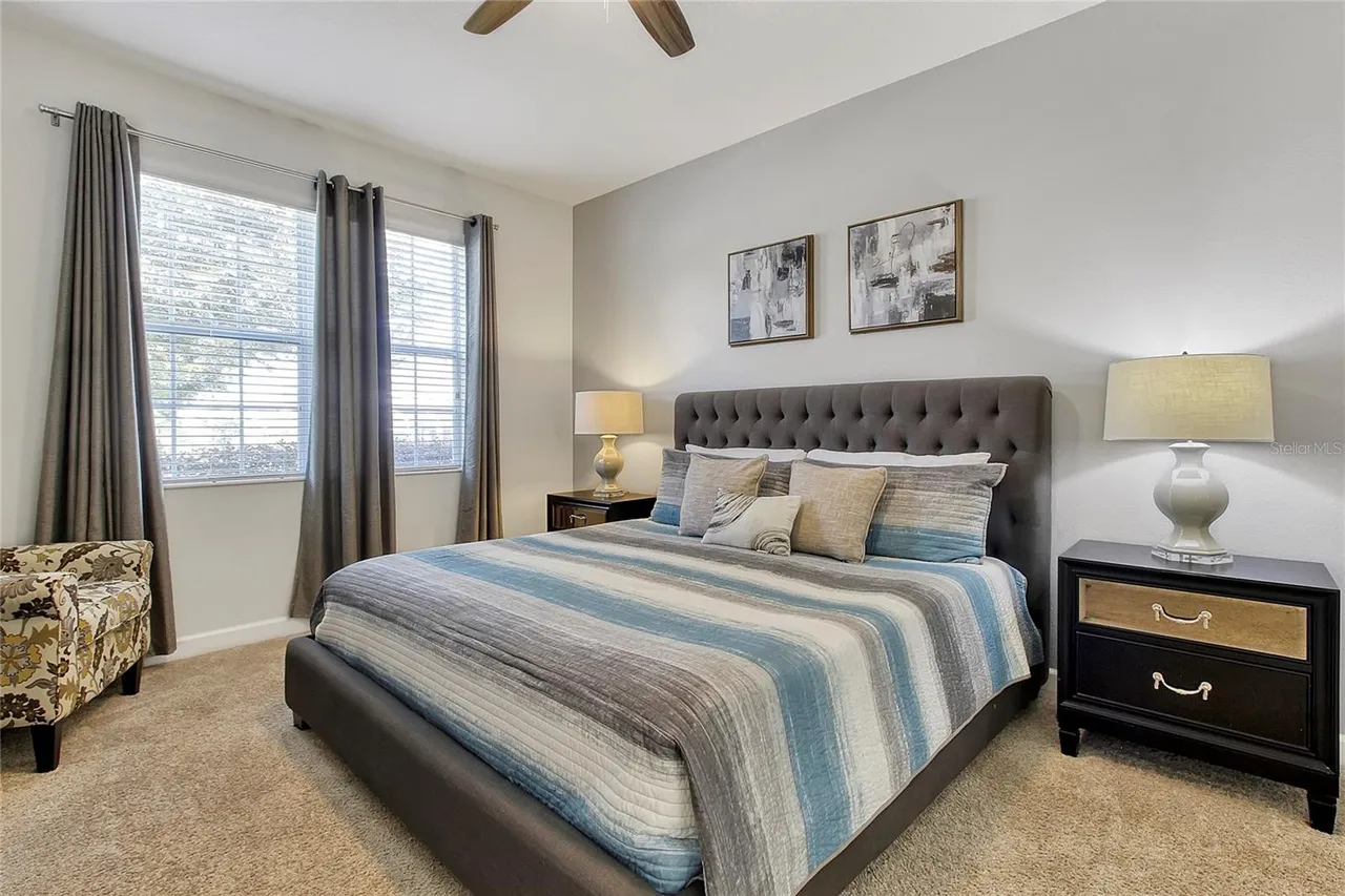 Slide show image of the Orlando Florida Home for Sale 23
