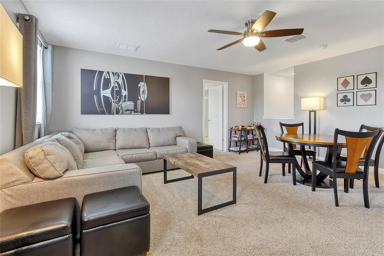 Slide show image of the Orlando Florida Home for Sale 26