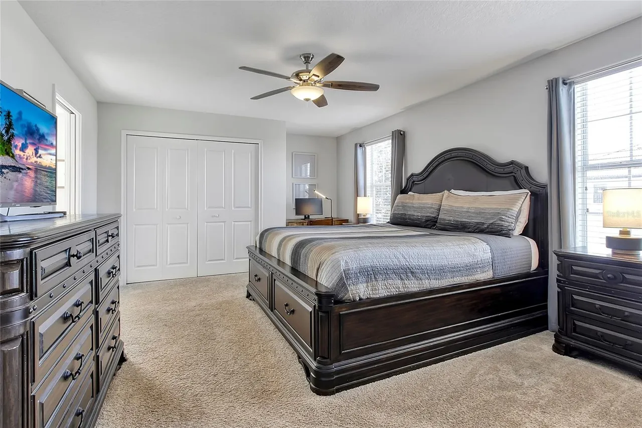Slide show image of the Orlando Florida Home for Sale 28